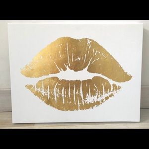 Gold lips canvas